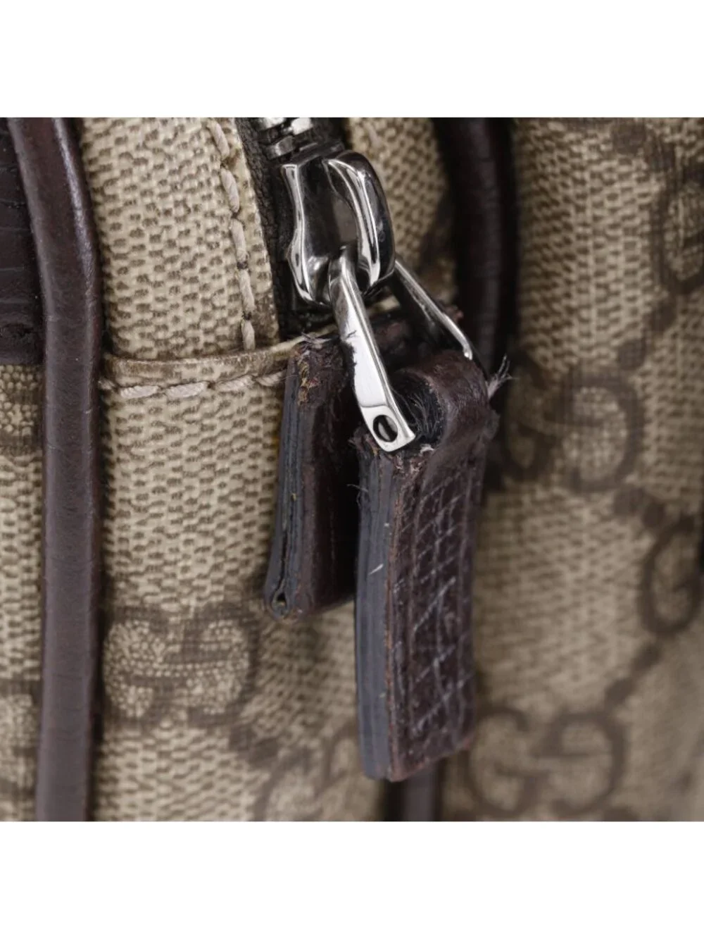 Gucci GG Supreme Canvas Brown Shoulder Bag